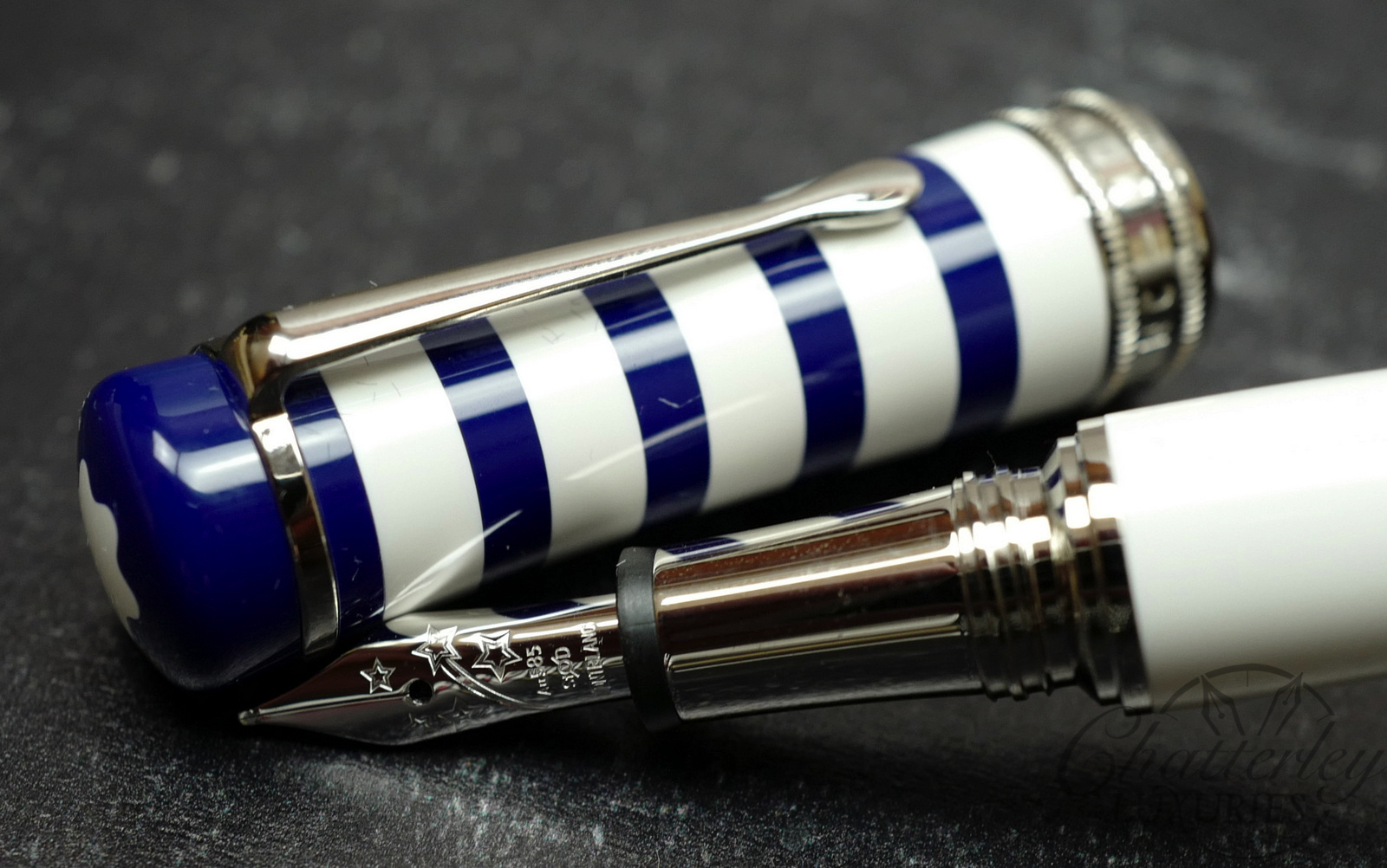 Montblanc Bonheur Weekend Fountain Pen