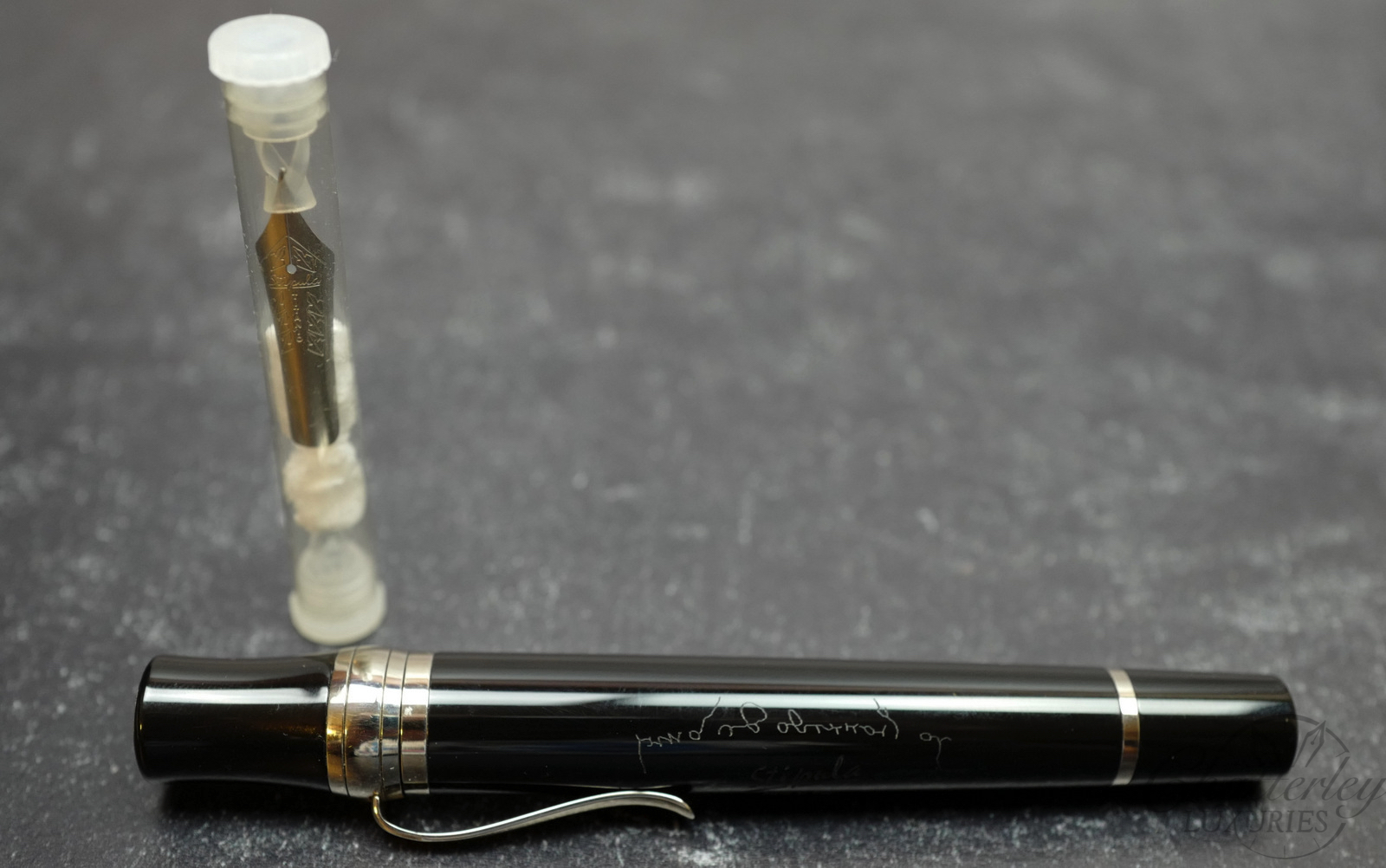 Stipula Davinci Capless Fountain Pen with Solid gold nib with extra TI nib - Image 2