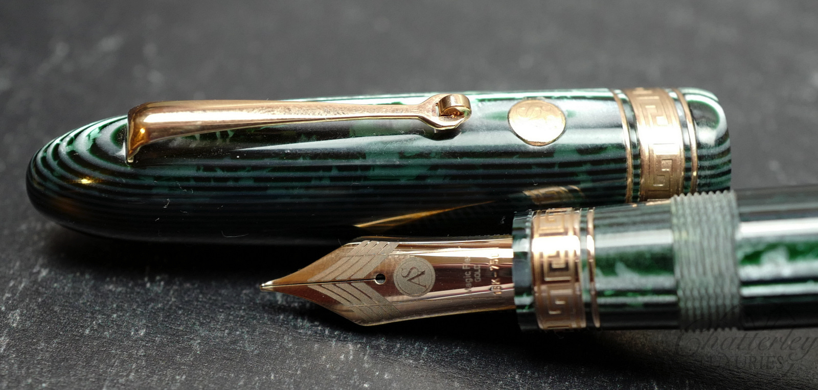 Chatterley/Armando Simoni Club Oversized Ogiva Extra Green Arco Celluloid Fountain Pen