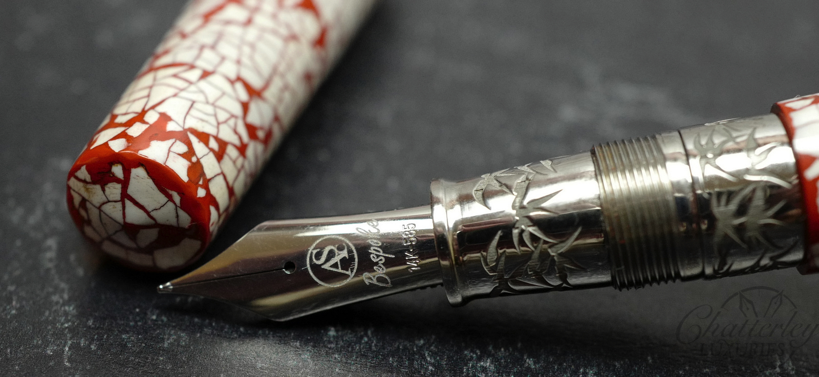 Chatterley/Armando Simoni Club Oversized Bologna Extra Orange Urushi Eggshell Snowflake Bamboo Fountain Pen