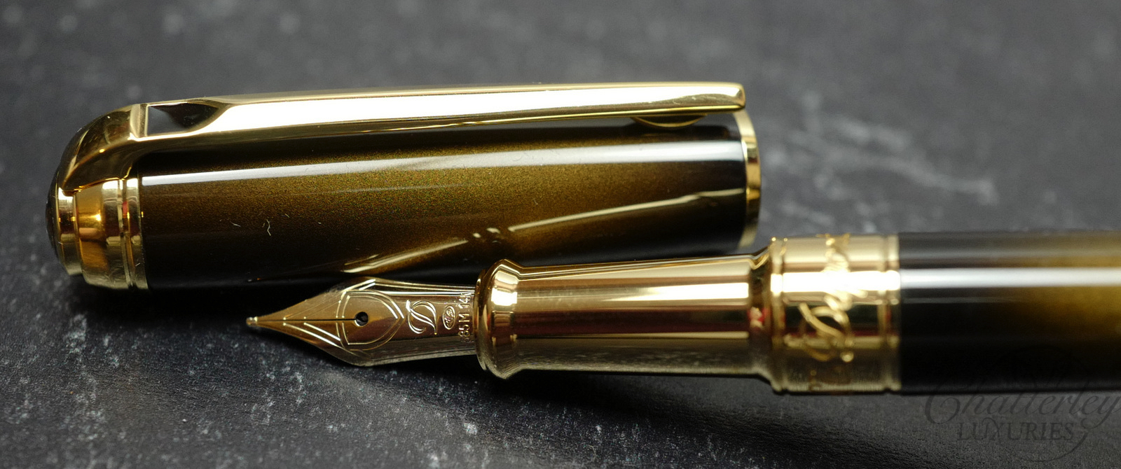 Closeout-ST Dupont Atelier Line D Mid-Sized Bronze Lacquer Fountain Pen