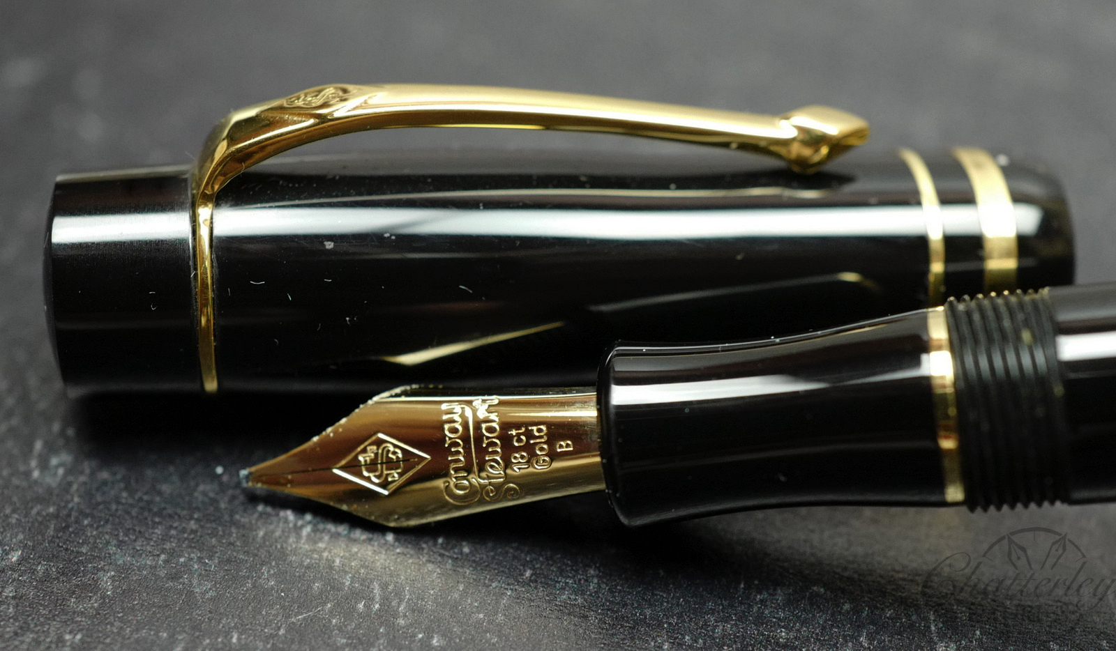 Conway Stewart Wellington Classic Black Fountain Pen