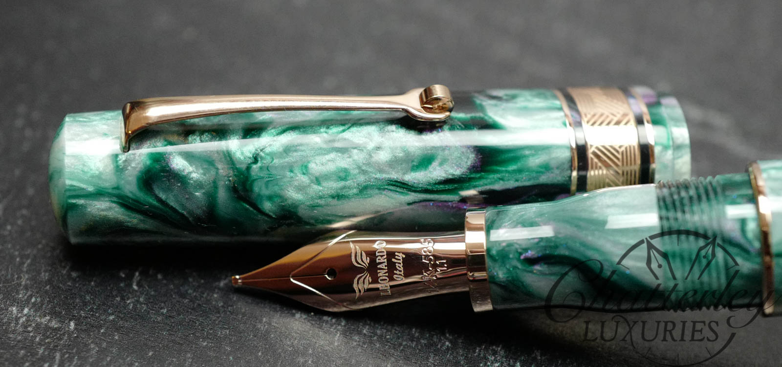 Leonardo Momento Zero Grande Mother Of Pearl Rose Gold Trim Limited Edition of 20 Fountain Pen