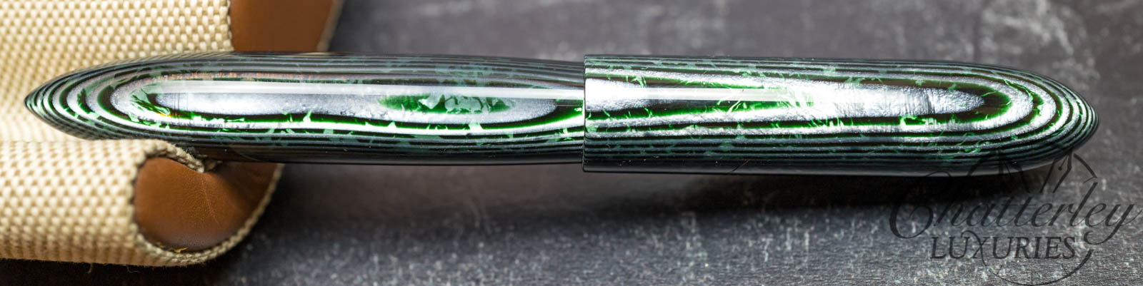 Oldwin Torpedo Green Arco Celluloid Fountain Pen with Gold trim - Image 5