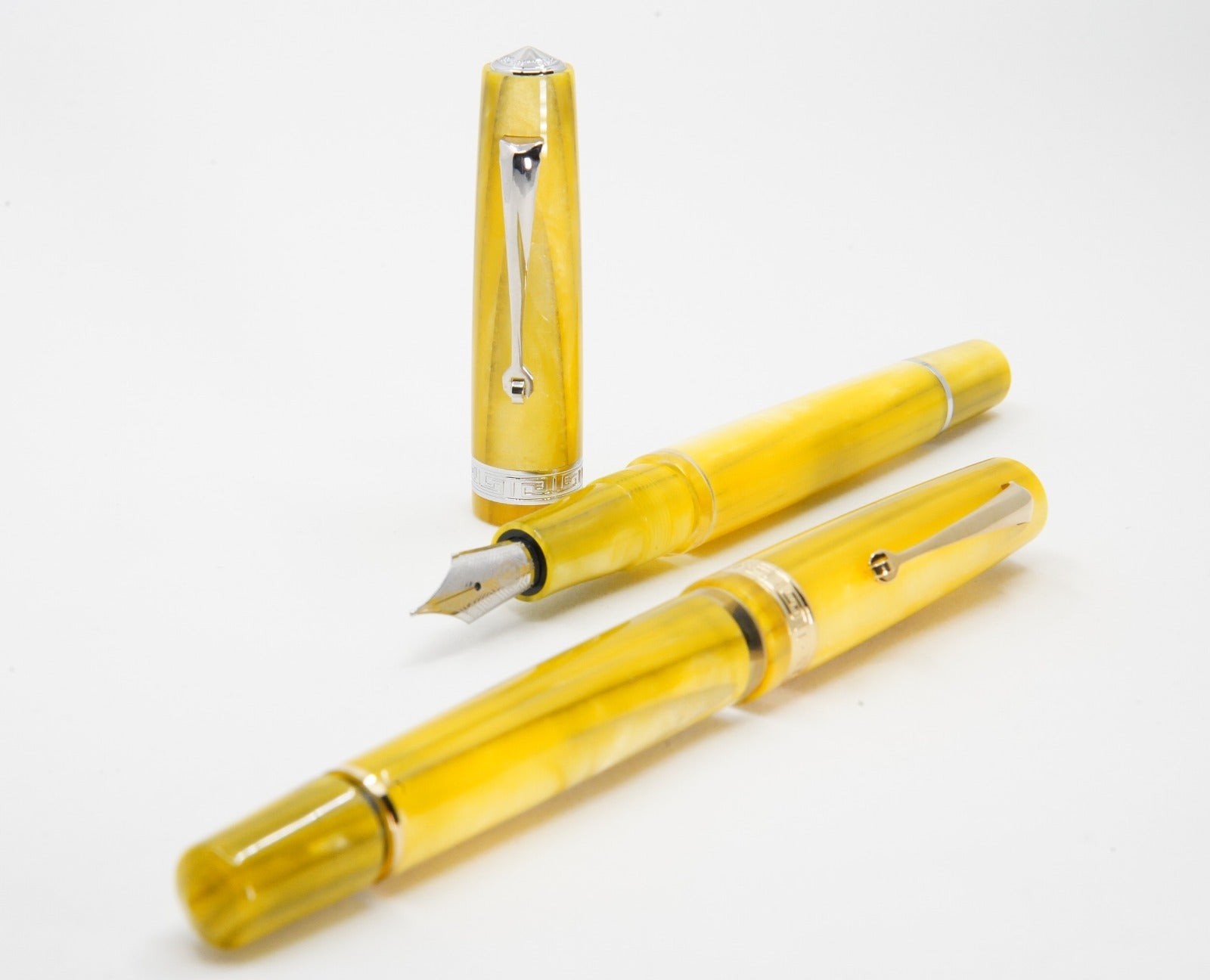 Armando Simoni Club Studio Yellow Pinnacle Fountain Pen