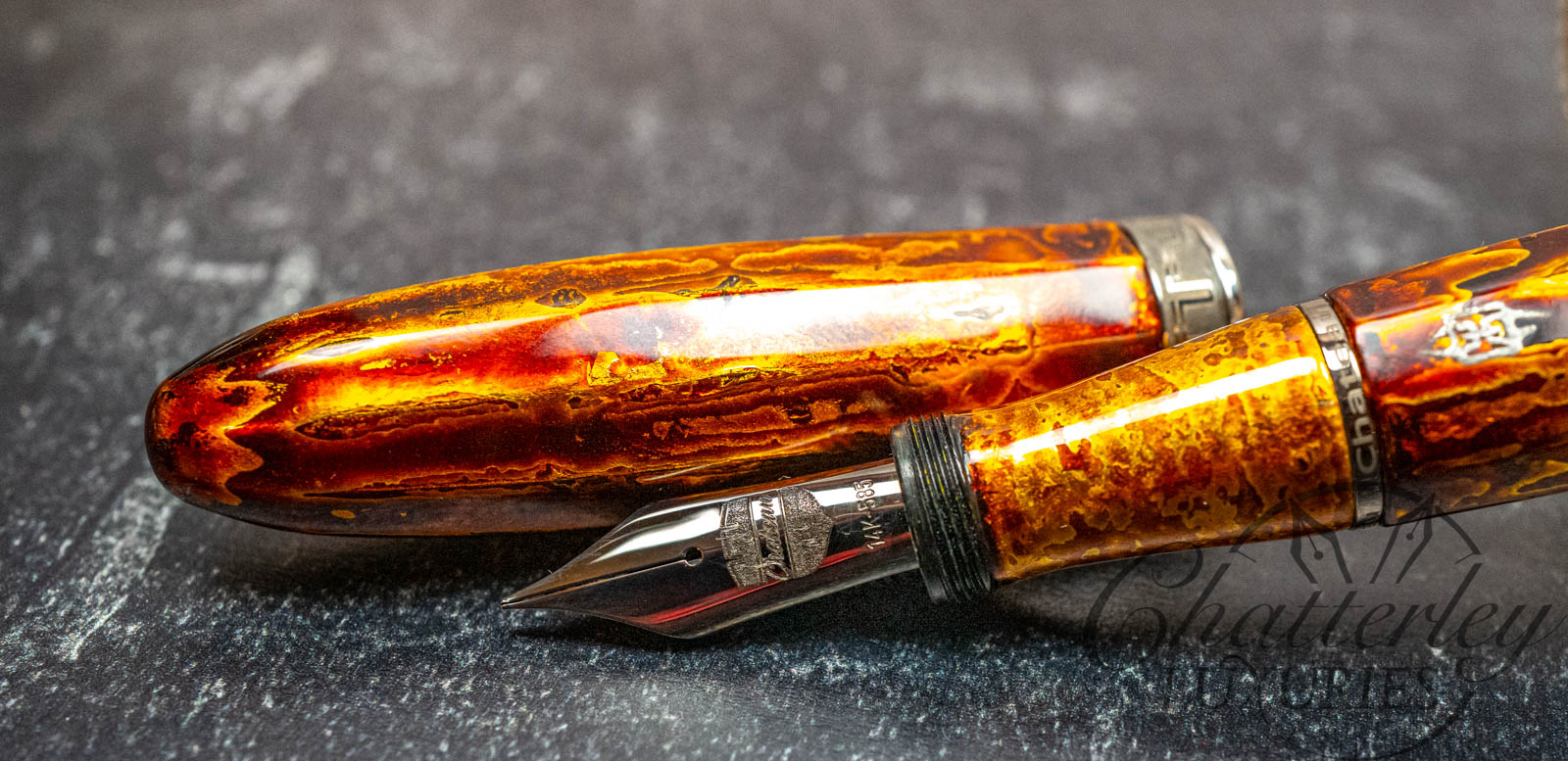 Chateau Monarch UR01 Tame-nuri and Gold Leaf Fountain Pen