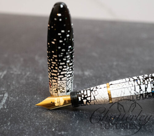 Chateau Monarch UR02 Raden Snowstorm Fountain Pen