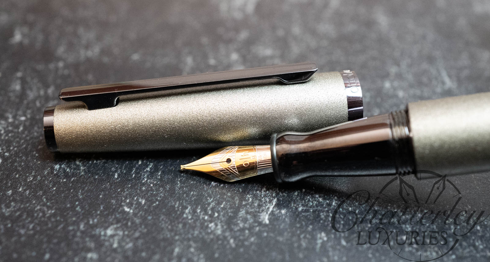 Otto Hutt Design 06 Ash Grey Fountain Pen