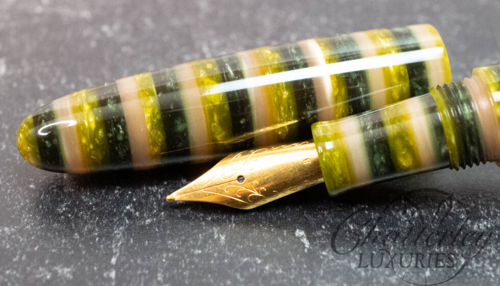 Cypress Clipless Conway Stewart Evergreen Fountain Pen