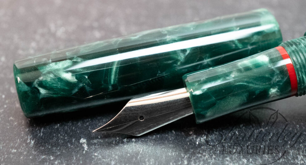 Rockstar DayDreamer 1315 Erinoid Green Crush Fountain Pen