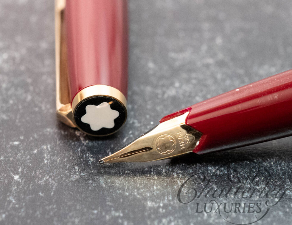 Montblanc 221 Classic Burgundy Fountain Pen