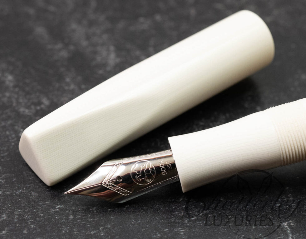 Newton Chatterley G10 Prospector White Fountain Pen