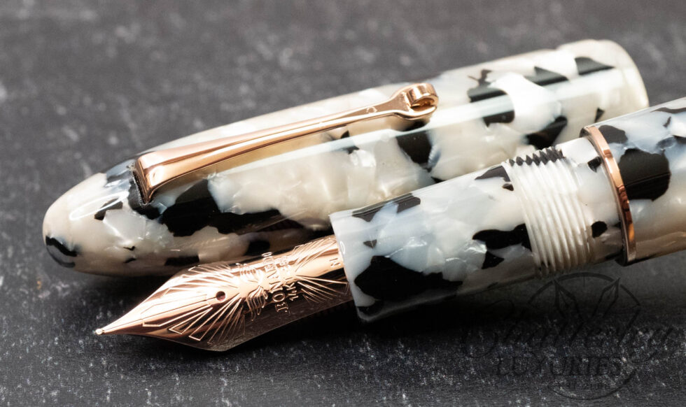 Leonardo Cigar Black/White Fountain Pen