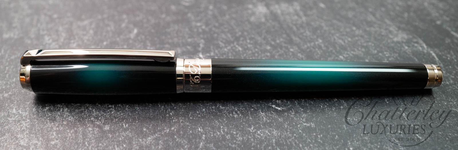 ST Dupont Atelier Line D Mid-Sized Sunburst Fountain Pen Collection - Image 11