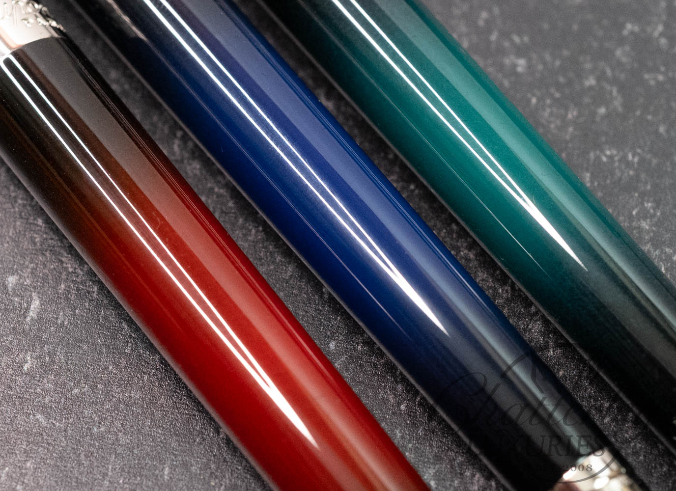 ST Dupont Atelier Line D Mid-Sized Sunburst Fountain Pen Collection - Image 6