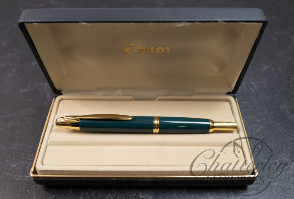 Pilot Vanishing Point Green Lacquer Gold Trim Fountain Pen