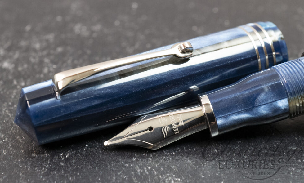 Leonardo Momento Zero Grande Dark Hawaii Fountain Pen